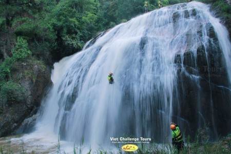 Canyoning ( đu dây vượt hẻm núi - thác ) là gì ?