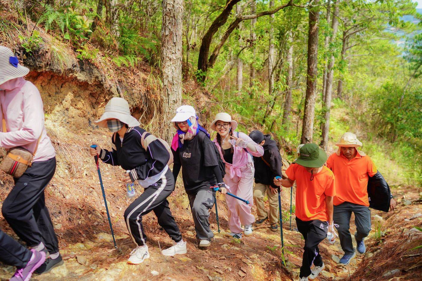 leo n&uacute;i trekking Team Building Đ&agrave; Lạt